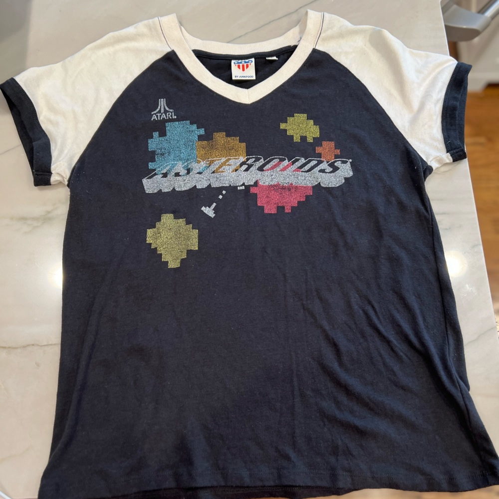 Atari  Asteroids tshirt by junk food sz M
